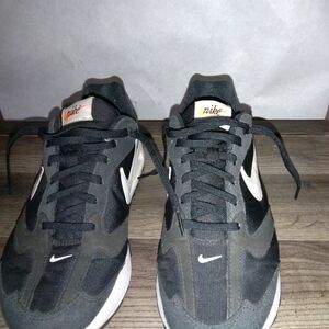 Nike air Max Black and White Sneakers